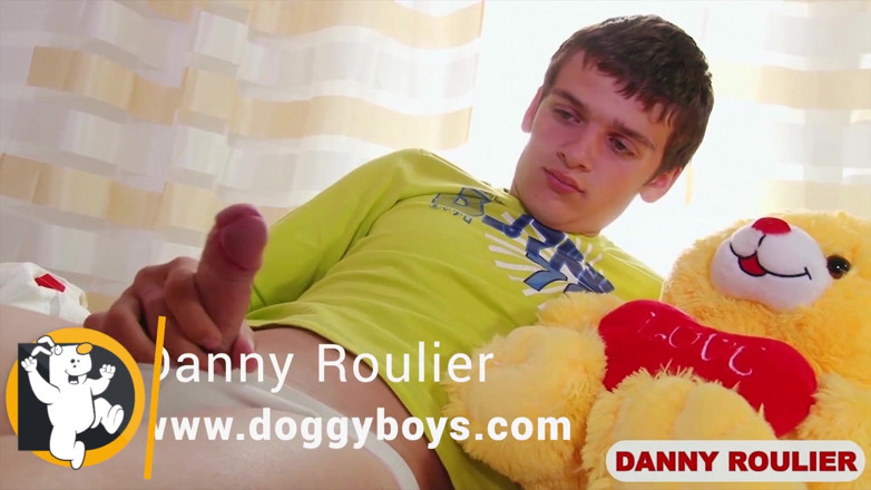 Doggy boys: Horny hung teen twink corn hole fingering
