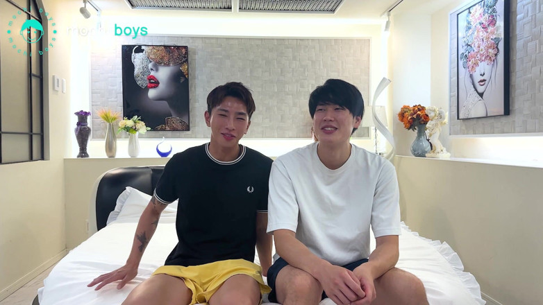 Mochi Boys: Sexy Body to Body Oil Bath Massage