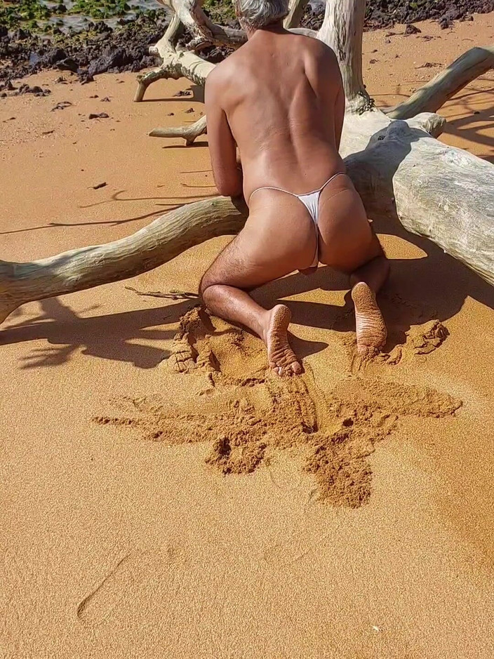 Ladysilvas: Ladysilva plajda külotlu travesti