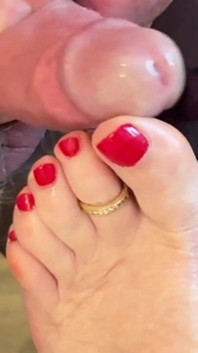 Mrs Mature Feet & Her Nylon Lover 453