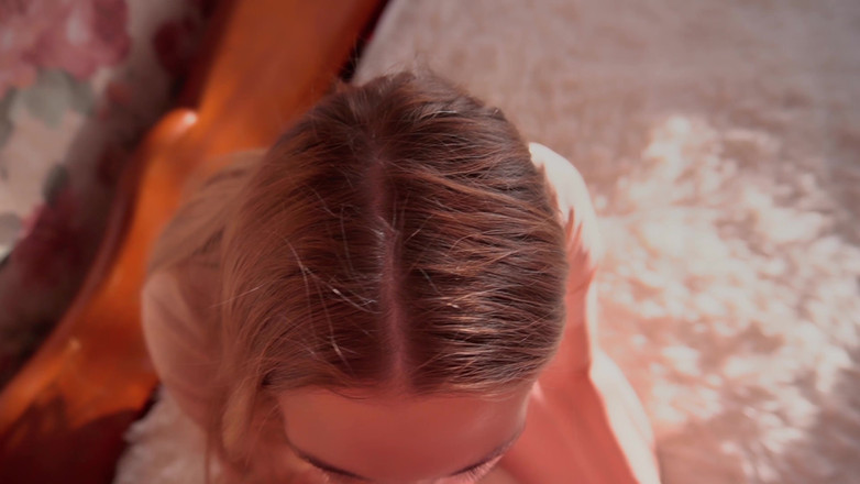 ReplayXXXLady: 继妹喜欢性爱，她从不头痛