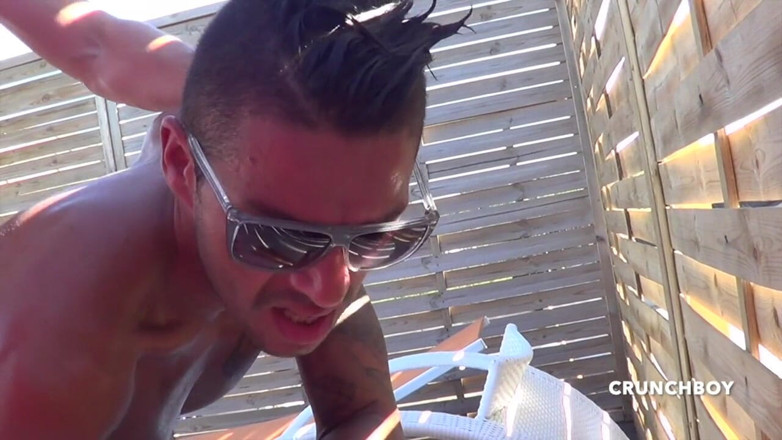 Kinky Bareback Boys: Esteban futută de un băiat heterosexual în jacuzzi