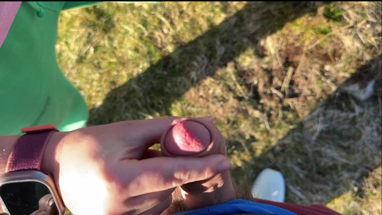 Emma Voyeur: Złapany Głaskanie W Miejscach Publicznych... Pomogła Mi Skończyć