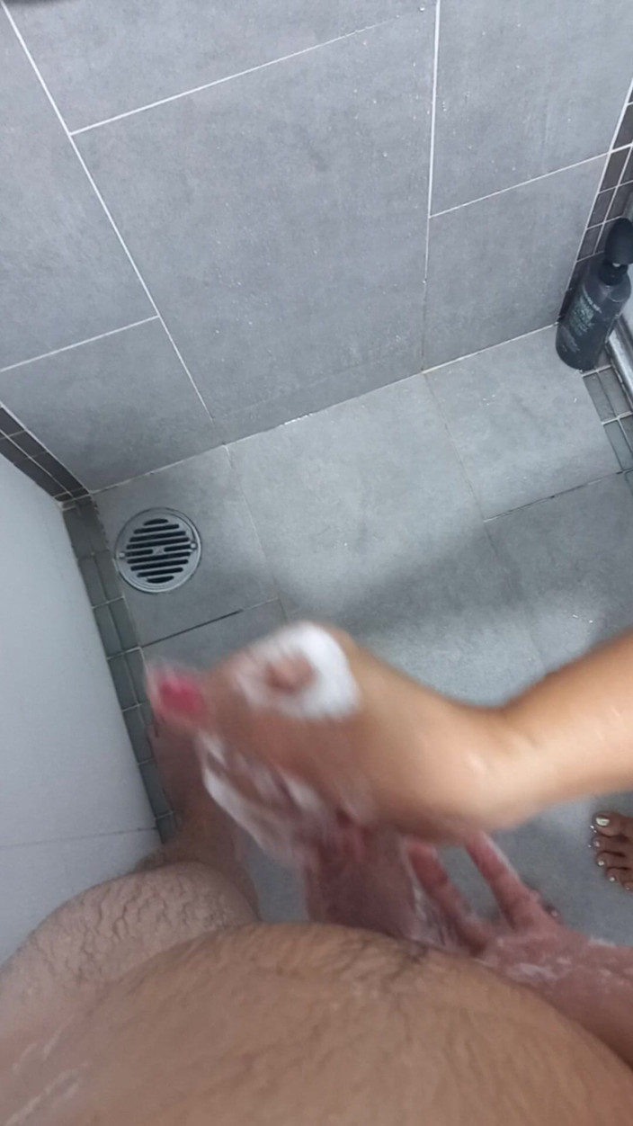 Handjob Passion: Smyslné Červené Nehty Mýdlová Sprcha Honění - Pomalé Mytí, Oplachování a Stříkání...