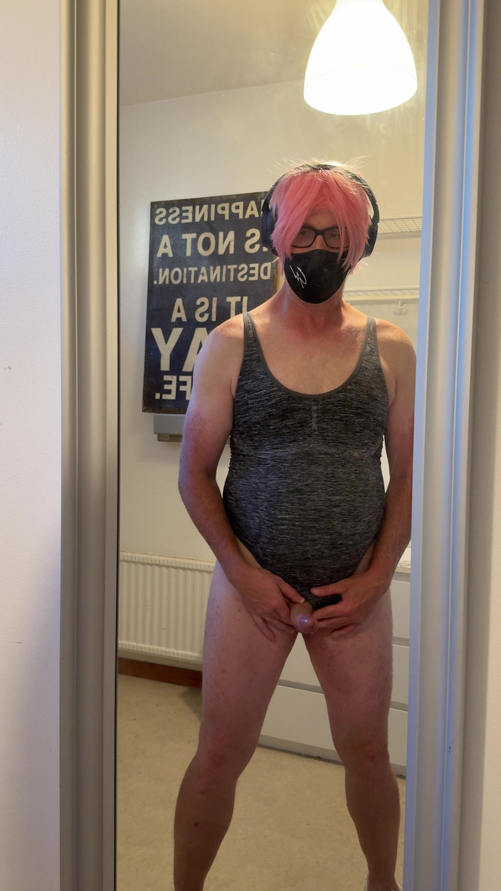 Julia Trans: Zrcadlo, zrcadlo na zdi