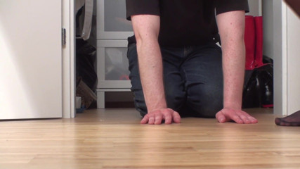 Foot Girls: Eva-Nera torments Bobby