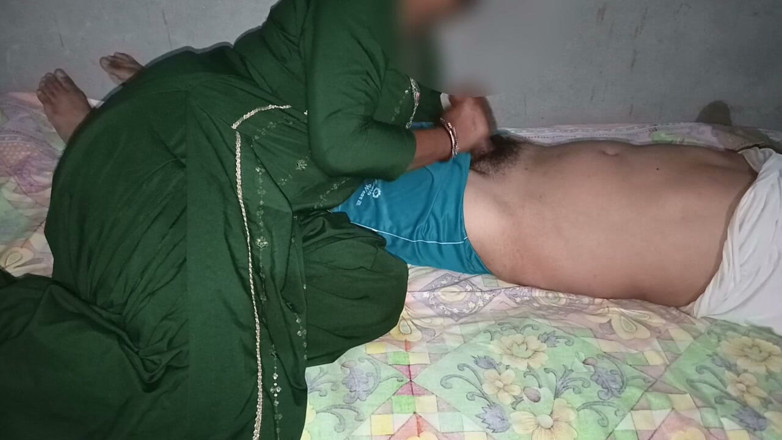 Savita5343: Sasur bahu анальний трах - дезі індійський баху отримує болючий анальний трах з вітчимом, коли вона бере подарунок від сасурджі