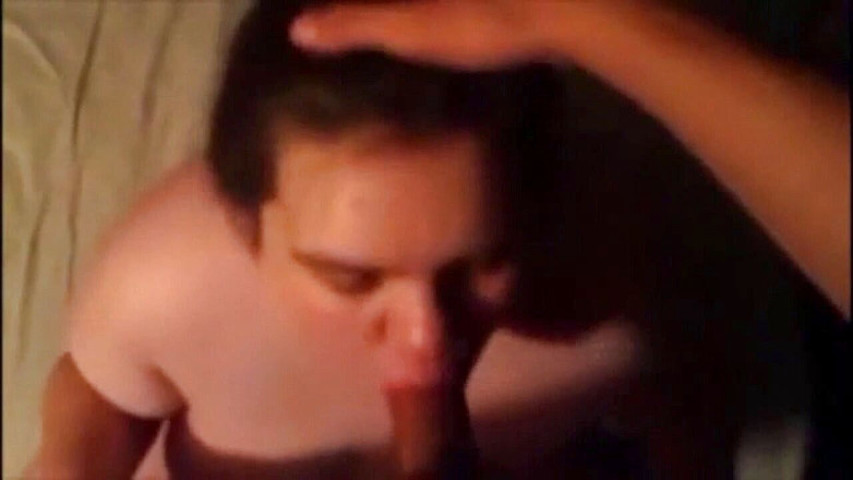 Fat House Wife: Roztomilá manželka dostává masivní sperma na obličej