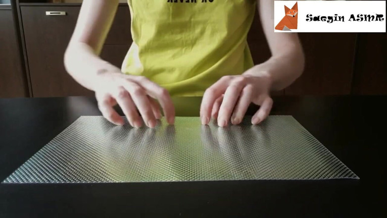 Saegin: 1[ASMR] Scratching textured sheets (no talking)
