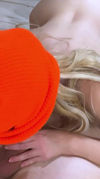 Tenggorokan Dalam Pirang Kecil - Blowjob Dengan Air Mani Di Mulut. Seks Pasangan Nyata