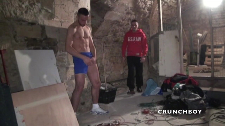 Crunch Boy: Hetero curioso fodido pela estrela pornô Stany Falcone