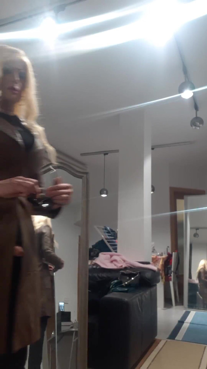 Tatiana Zorrita: Kožený kabát