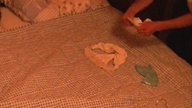 Mark Hannes: Meia-calça, calcinha, masturbação