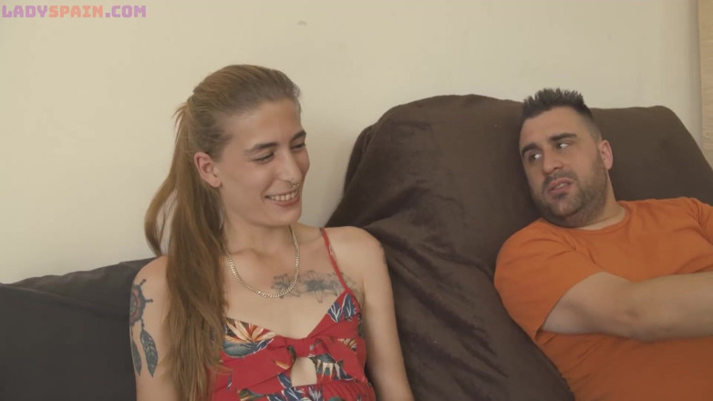 Lady Spain: A esta chica flaca de 27 años le gusta la fiesta...