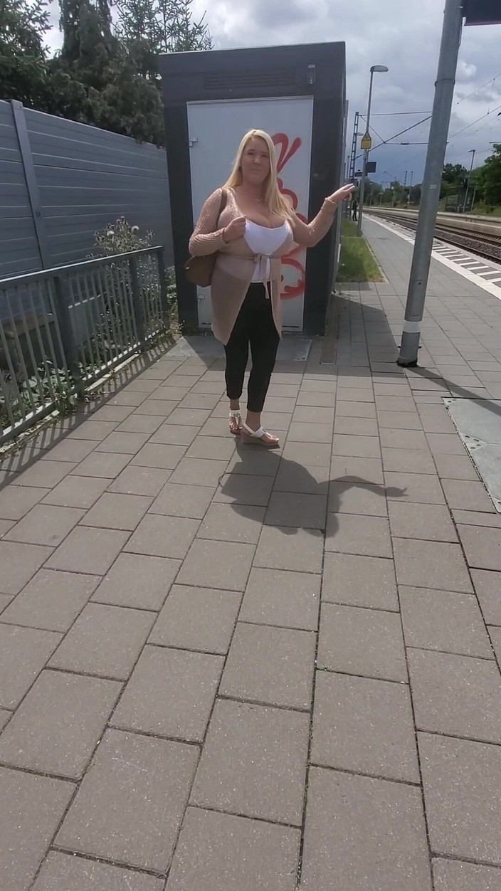 Annabelle Rogers: Flitsend in Duitsland!