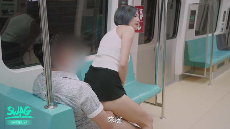 SWAG.live: Pelacur kereta bawah tanah: ol di-gangbang dan dicrot di dalam