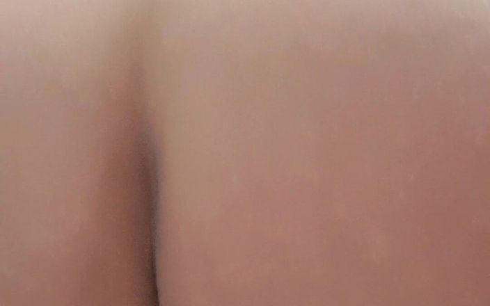 Mommy big hairy pussy: Mogen MILf sätter dildo i hennes vagina