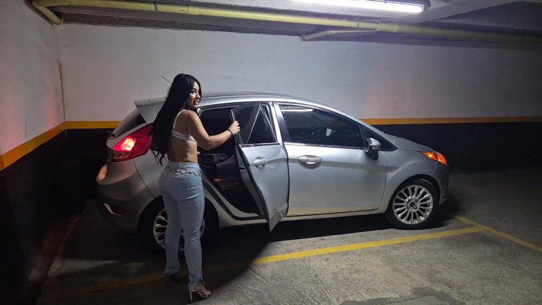 AlejandraPalacios: My New Neighbour Is Very Kind Even My Cunt Is...