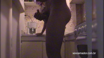Amateurs videos: Рогоносець ставить камеру на кухні, щоб зняти трах дружини