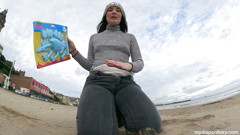 Faye Taylor: 砂の中の恐竜化石作り