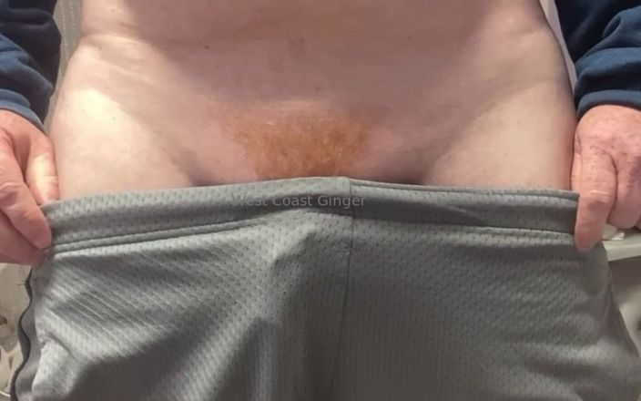 West Coast Ginger: Zrzavý penis vyskočí z kraťasů