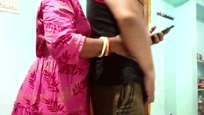 Hot N Sexy: Desi schwägerin, volle romantik und möpse, masti-sexvideo