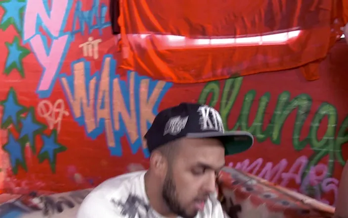 Pure XXX Hardcore: Sexy potetovaná Adreena Winters nastříkaná na obličej od Marques Goodwood
