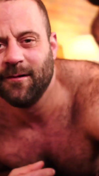 BEARFILMS - muskulöse papi-Atlas-Grant fickt typen Mathieu angel