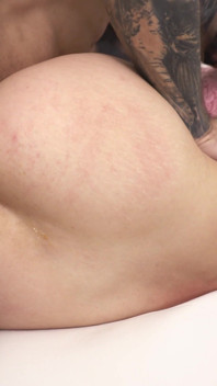 Ashley Rose Goes 1on1 100% Hardcore Anal with Pee Trying