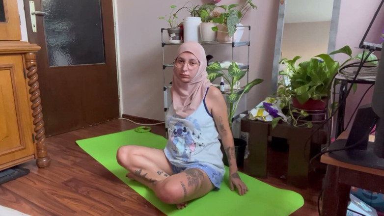 lanalovacutie: Yoga in Hijab Day 18