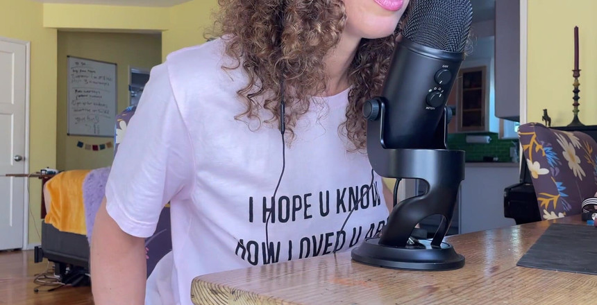 VibeWithMommy: Gioco di ruolo di asmr: moglie confessione traditrice. Ecco una...