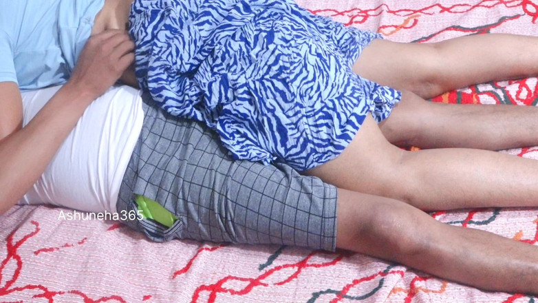 Ashuneha365: Zadek žhavých párů romantika s užíváním si šukání v novém pokoji