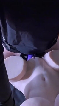 Sex doll dokuczać i zaprzeczać