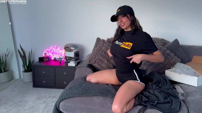 Aaliyah Yasin: Aaliyah Yasin の試着ホール (nsfw バージョン)