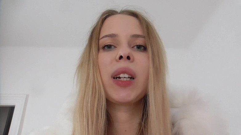 Solo Austria: Vysoká princezna Kelly vám plivne do obličeje a úst