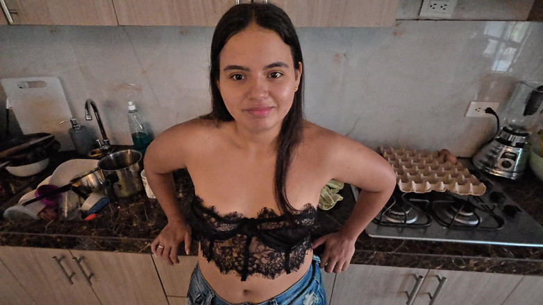 Pronoia Mey: Belle-mère Veut Baiser Dans La Cuisine Avec Un Jet De...