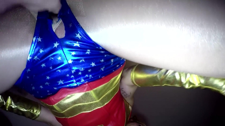 Nylon Xtreme: Harika kız seks istiyor shinny tan naylon