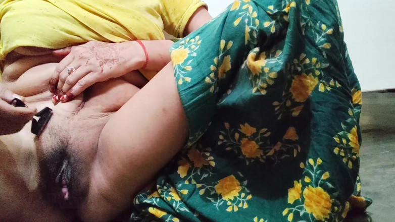 Your Puspa: きれいに剃られたインド系デシの女の子