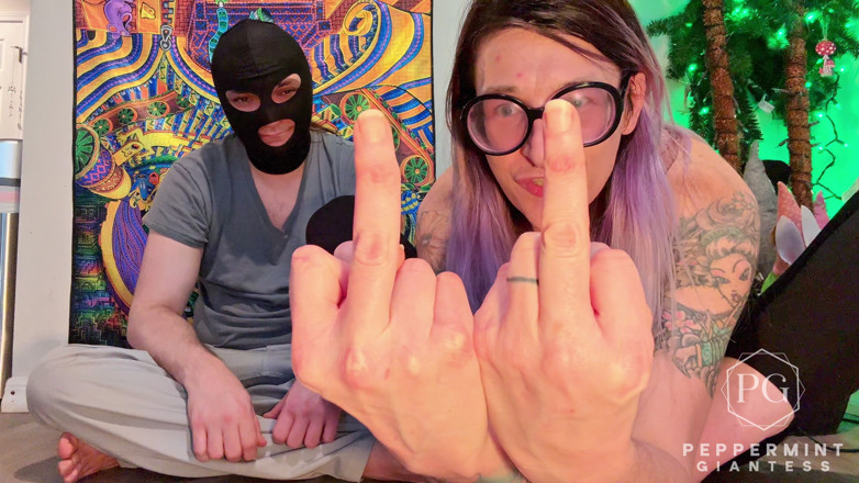 Peppermint Giantess: 6'7 Giantess Hands Completely Dwarf His Tiny 6'3 Man Hands - Palm-to-palm...