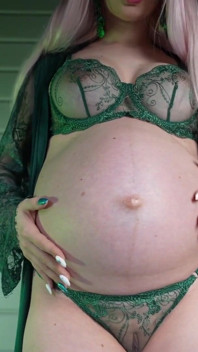 9 Month Pregnant Belly Is so Huge