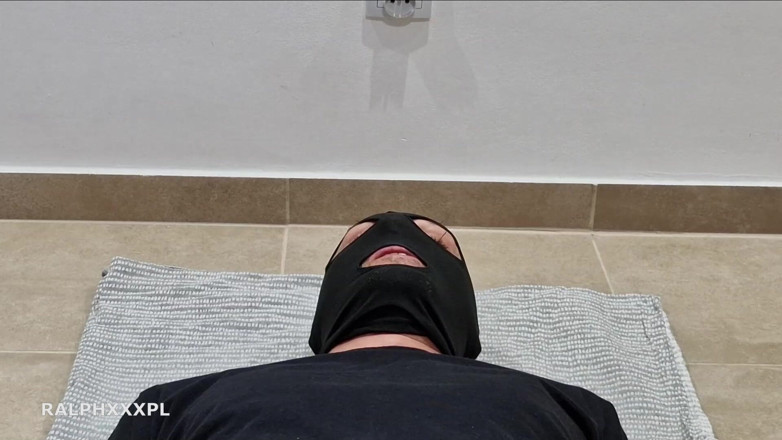 RalphXXXpl: Compilation de pisse dans la bouche sa langue est mon...