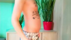 Idmir Sugary: Twink Belly Nafouklá colou a Mentosem, pak Wank a Cumshot