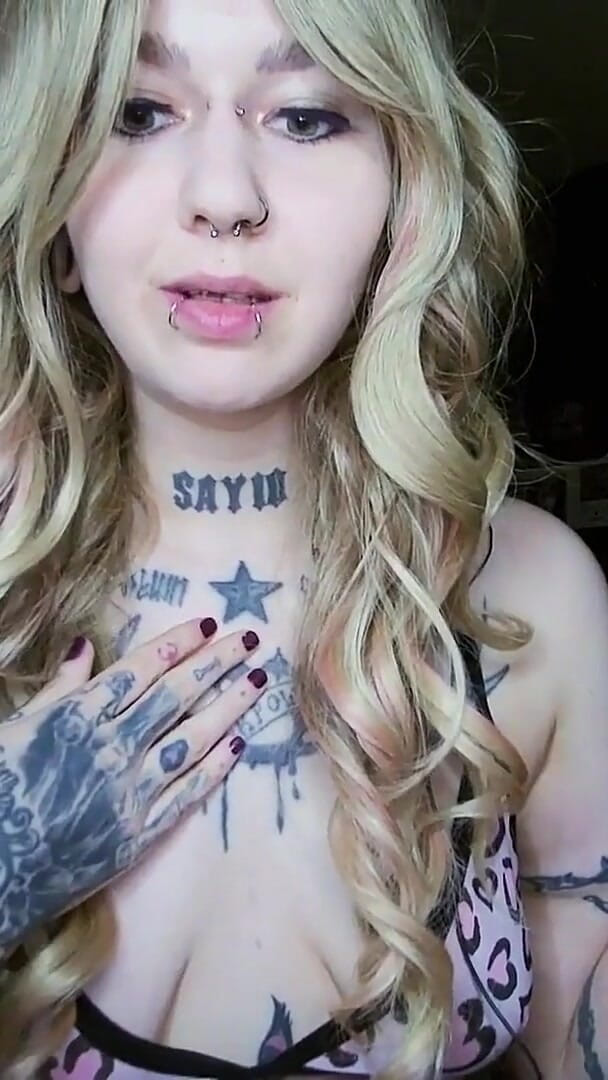 MessalinaHorror: Blonde Alternatif seksi membakar