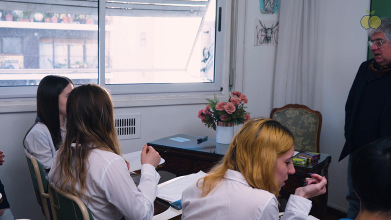 Limon producciones: Instituto Limón: Ignored Student Freezes Time with an App to...