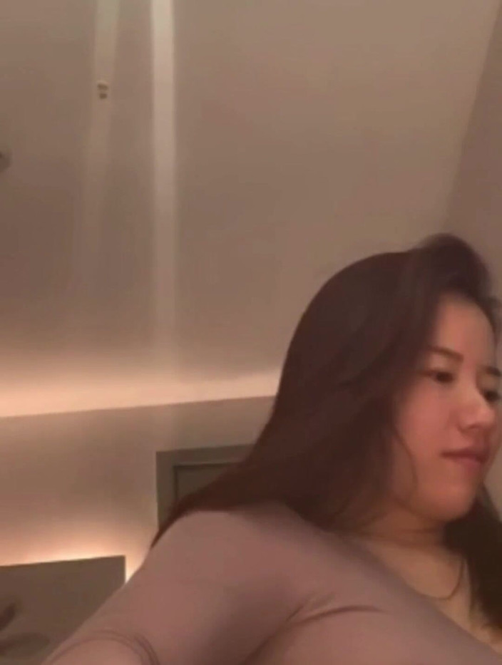 Lulu Wild: Lulu Wild Xoxo - nadržená v hotelu, přeju si, abys byla...