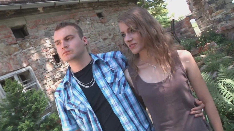 Lethal Teens: Typ sieht zu, wie seine freundin von einem anderen typen...