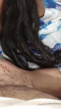 Je baise ma douce femme indienne en cheval renversé