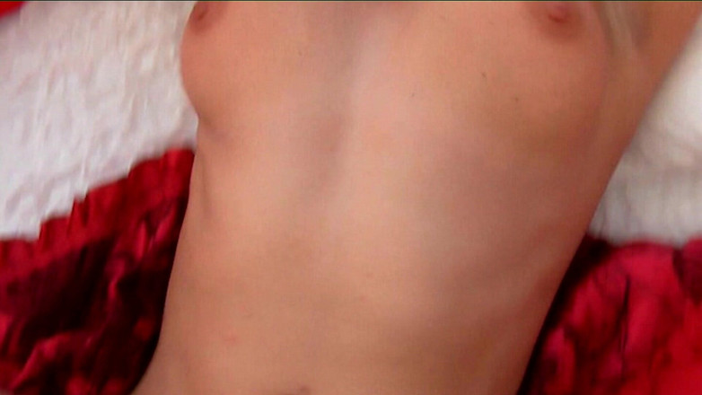 MMV Films and Clips XXX: La Bionda Si Sditalina La Figa Bagnata in Primo Piano