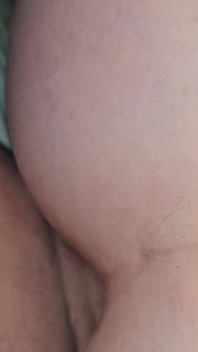 Sexo anal y polla gorda (orgasmo femenino y semen dentro del anal) ella hace pis de un fuerte orgasmo