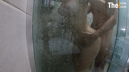 ThePornHawk: Мій вітчим трахнув мене в душі